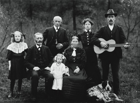 'Farming Family, 1912,' by August Sander